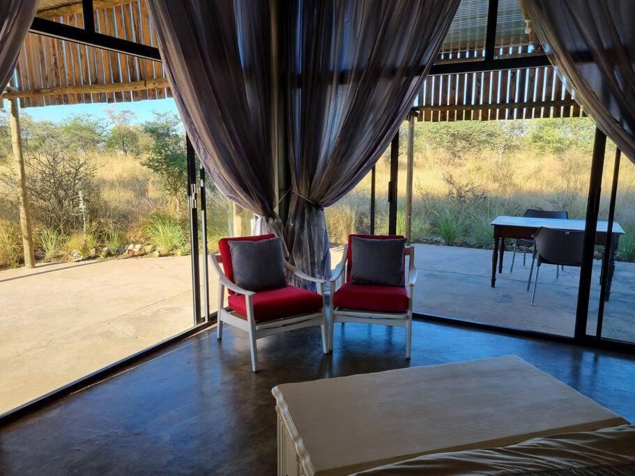 Hackberry House Black Thorn Cottage, Off Grid Khemsbok Exterior foto